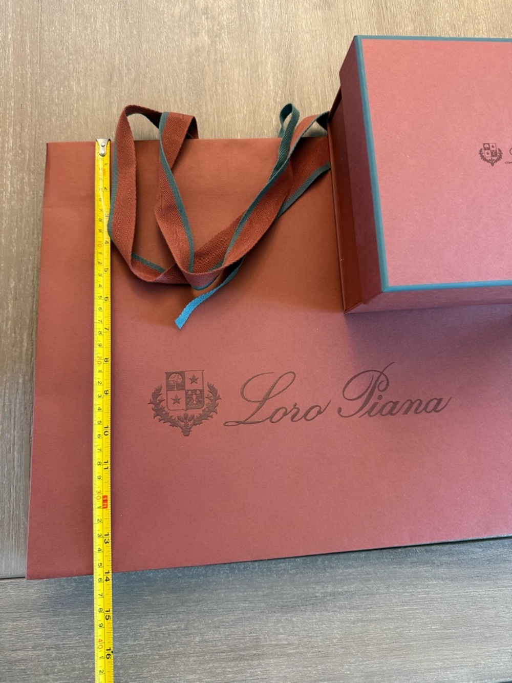 Loro Piana paper bag (box not included) - Picture 2 of 2
